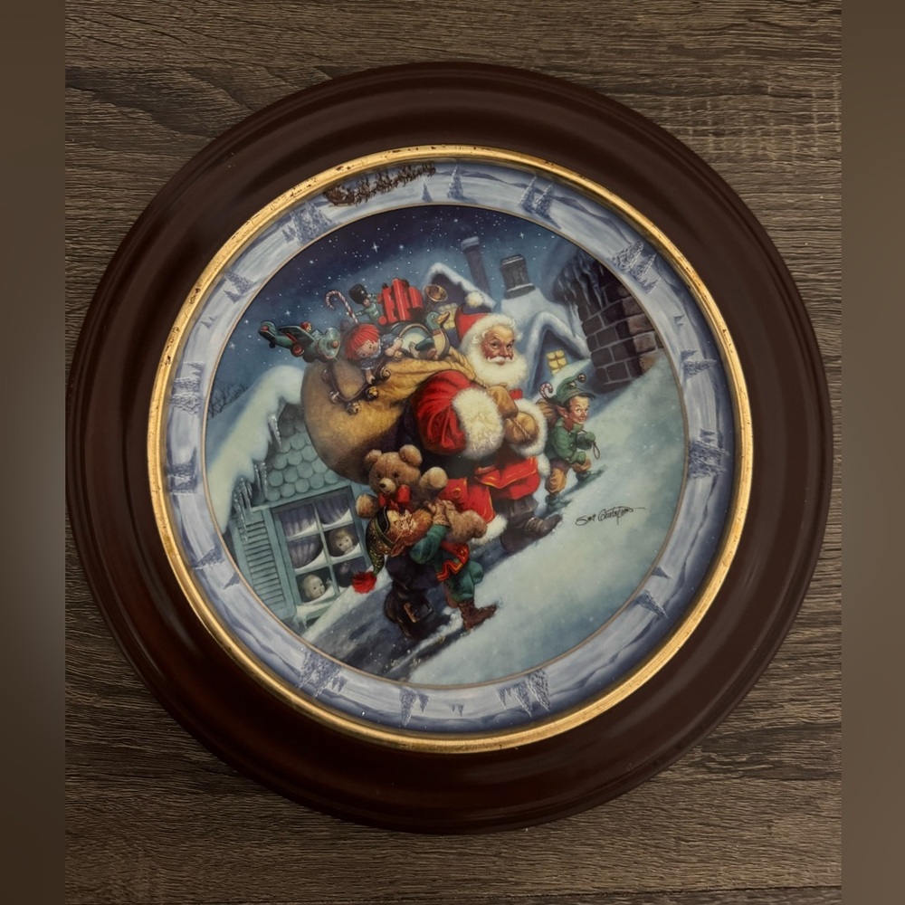 The Bradford Exchange “Santa’s First Stop” Porcelain Christmas Plate (1994).